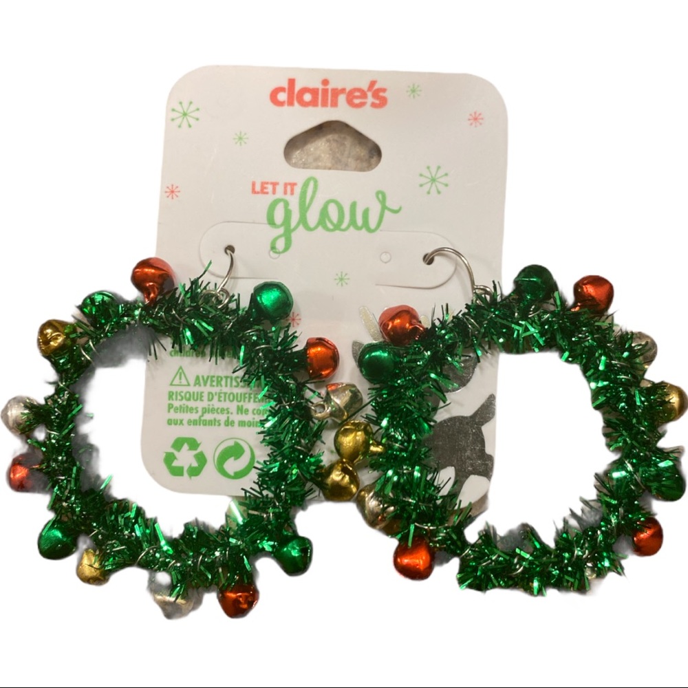 Claire’s let it glow Christmas wreath earrings